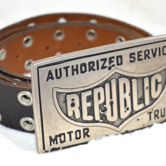 Vintage Leather Belt with Buckle - Picture 2 of 5